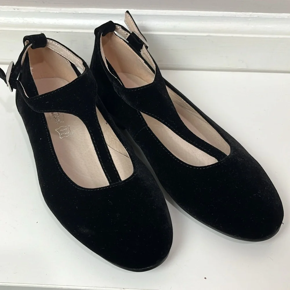 Venettini velvet T strap Mary Jane